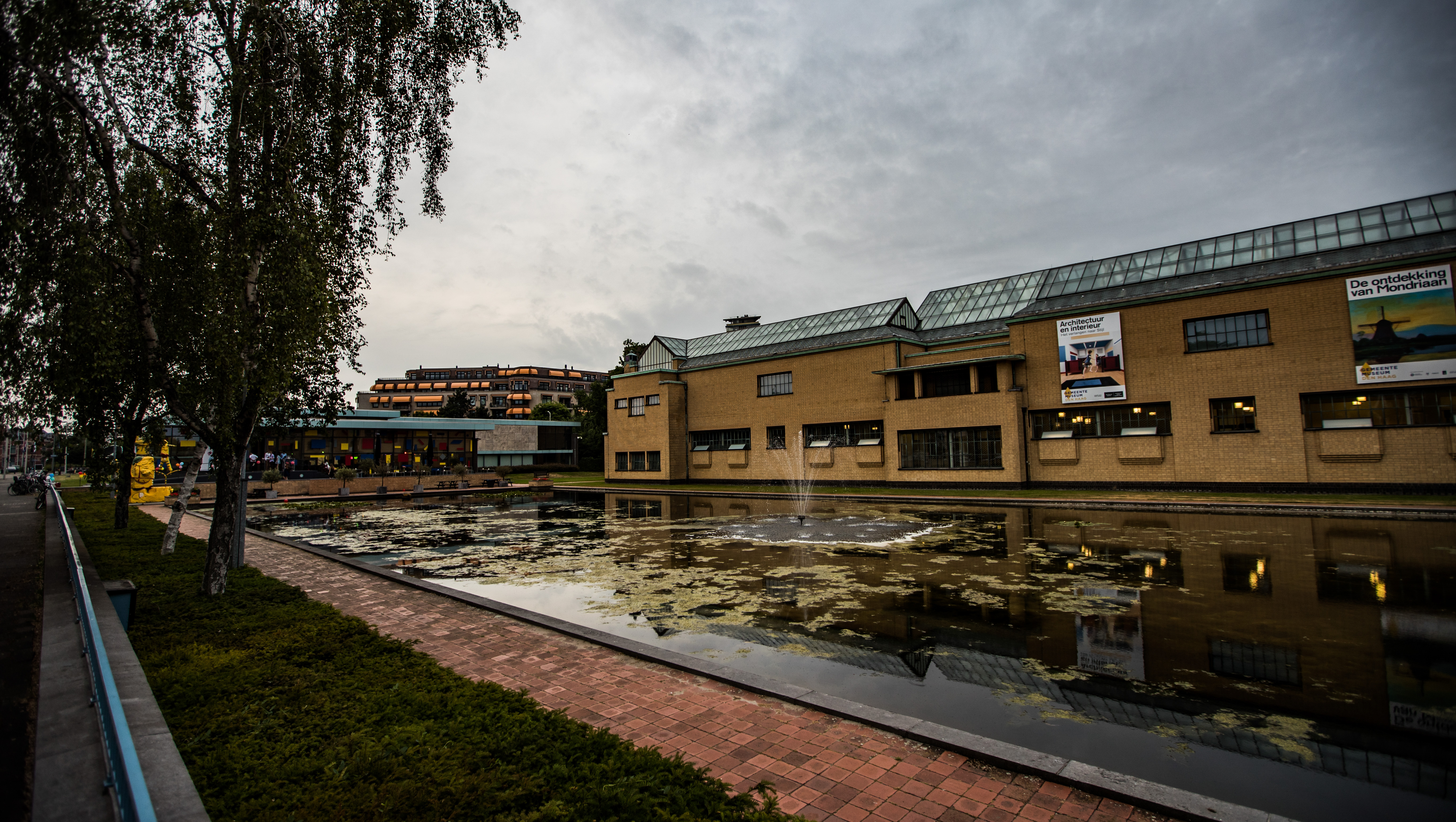  De nieuwe naam Kunstmuseum Den Haag  is een halfbakken 